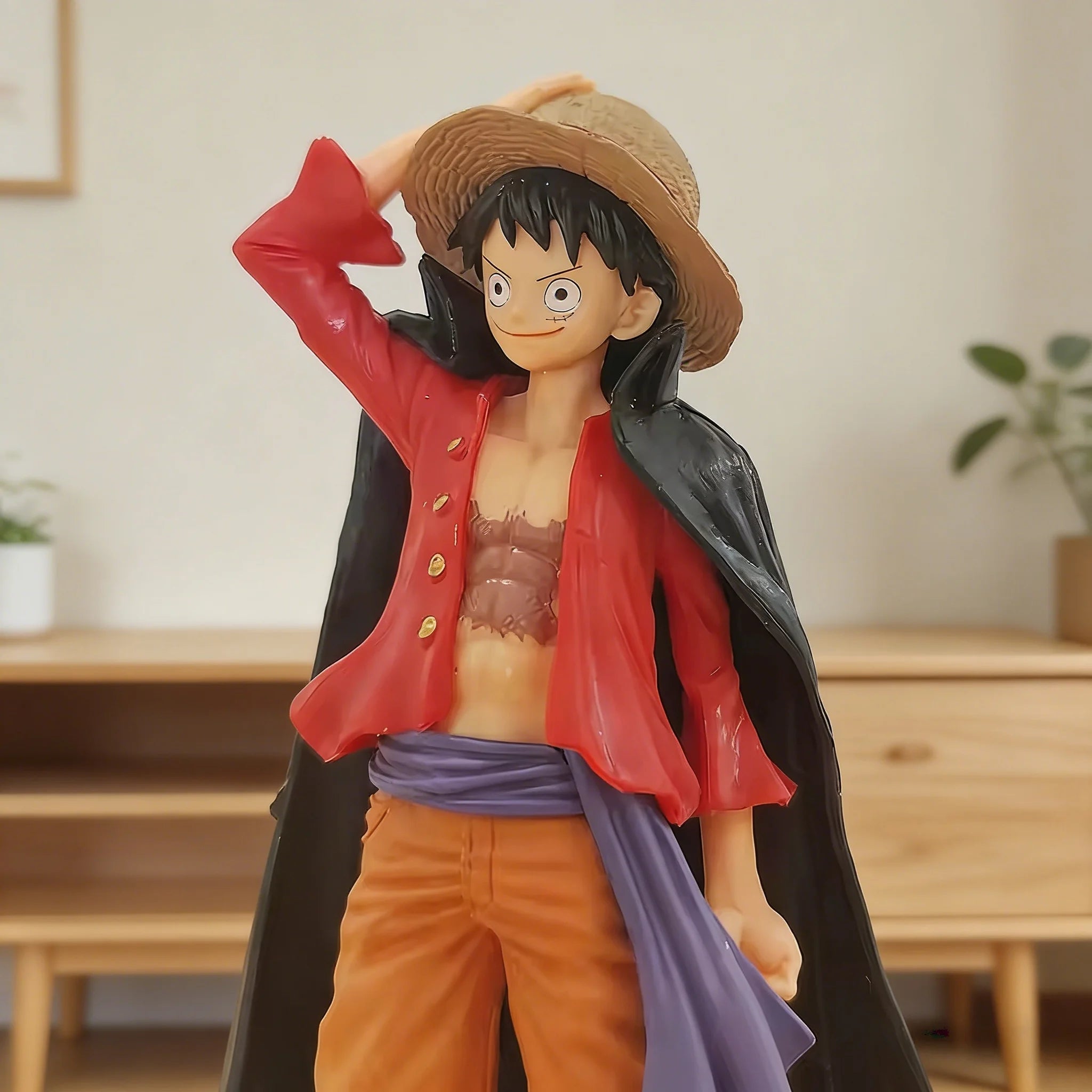 Figurine Luffy One Piece – Chapeau de paille – Décoration artisanale – Cadeau idéal fan manga.