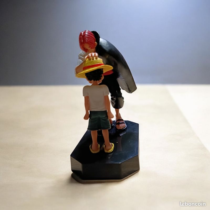 Figurine One Piece Luffy et Shanks – Neuve – Collection Manga Anime